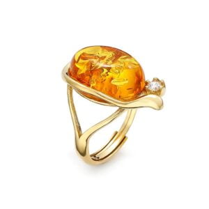 Ring with amber