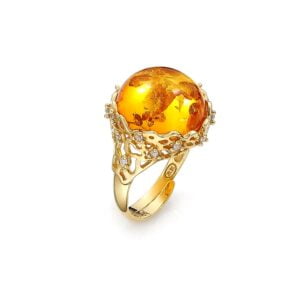 Ring with amber