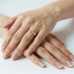 Złota obrączka z diamentami - Lumiera - obrazek 2